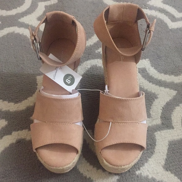 Shoes - Womens shoes